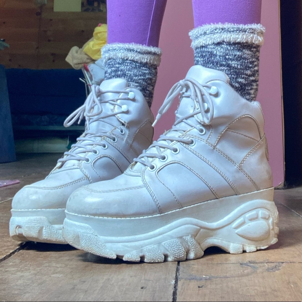 90’s Soda platforms 🕊